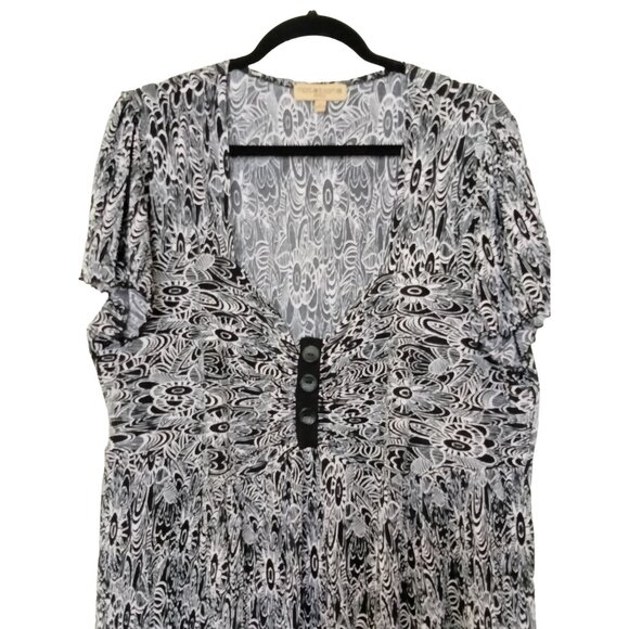 Notations Woman Plus Size 3X Black & White Floral Print Blouse With Button Detai - Picture 4 of 11